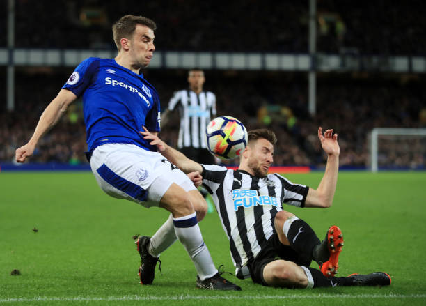 在西班牙足 在西班牙足